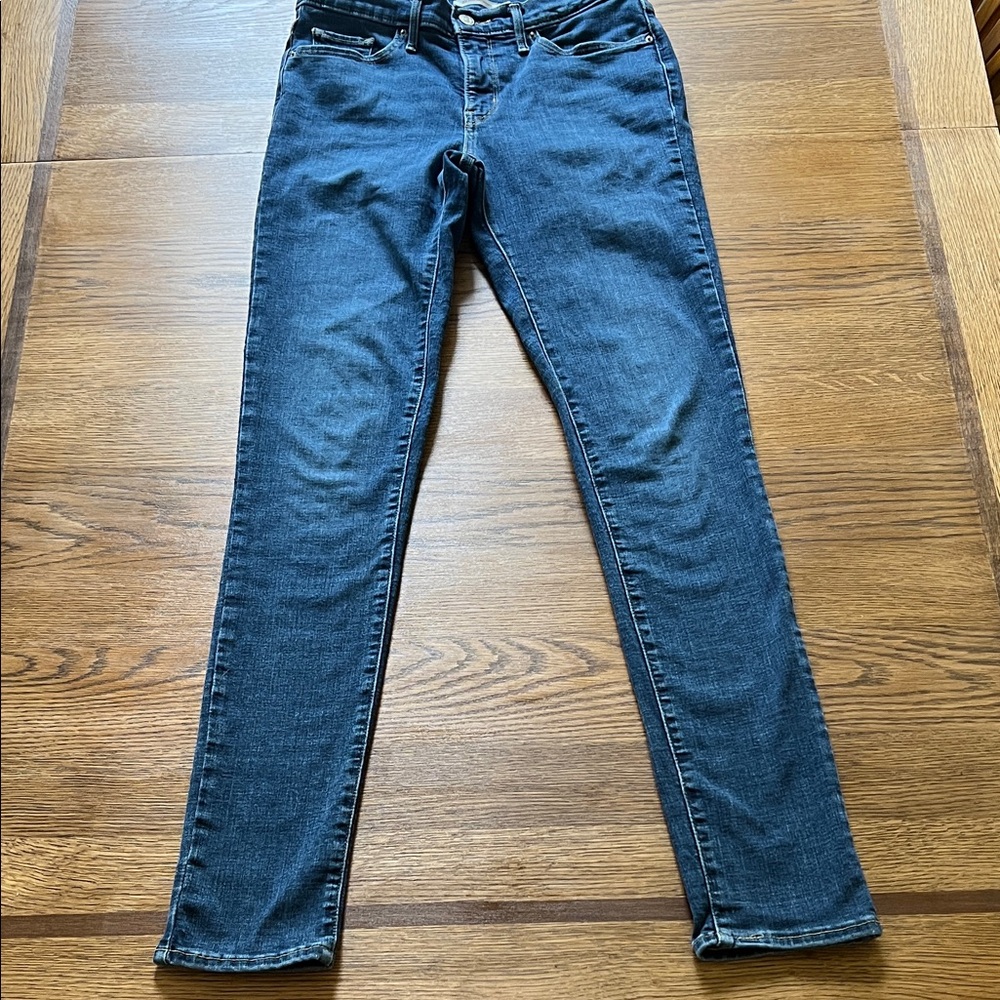 Levi’s skinny jeans.